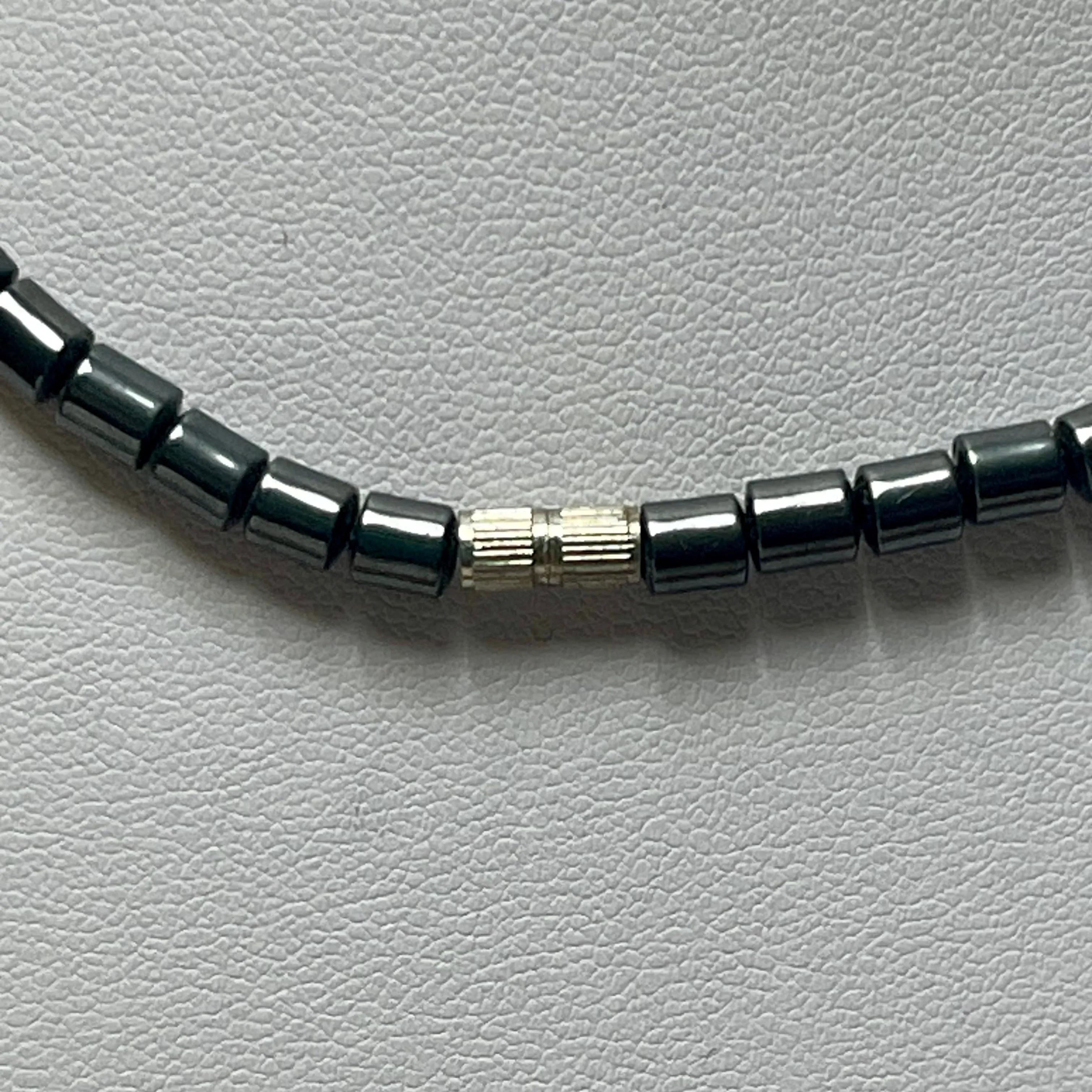 Vintage Hematite 16 Necklace Womens Natural Gemstone Casual Multi Shaped Beads
